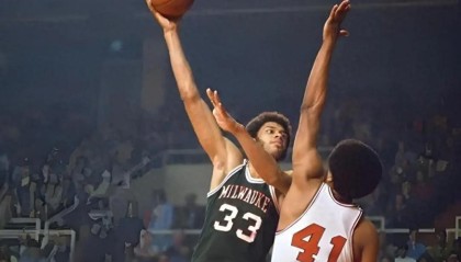 开云app官网下载二维码-单赛季包揽MVP+FMVP+得分王有多难？NBA仅4人做到，詹姆斯无缘