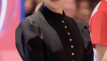 开云体育官网-抵达澳门，刘诗雯上任，正式任命，新岗位曝光，和孙颖莎互动|乒乓球世界杯|国际乒联|国乒|乒乓球|世界杯_新浪新闻