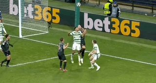 1739403383241047690.gif